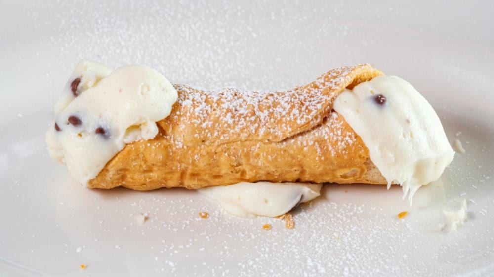 Cannoli.