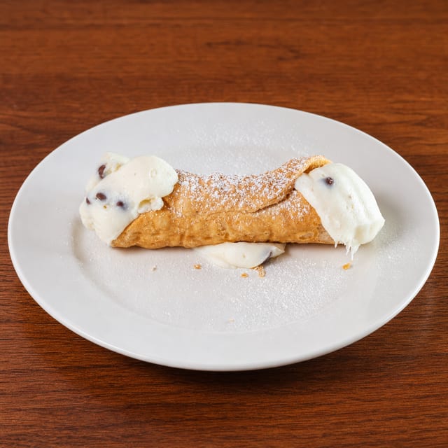 Cannoli.