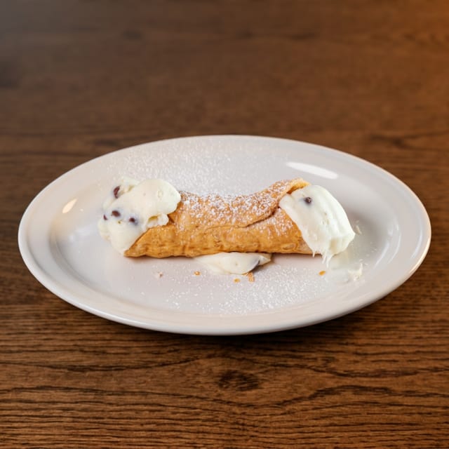 Cannoli.